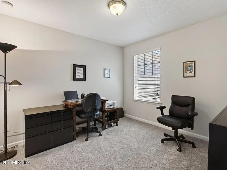 381 Richmond Dr — Photo 24