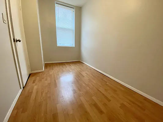 Rented by Papp Realty | media 8