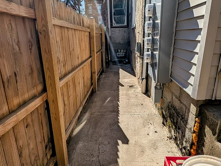 1515 W Westmoreland St #1 — Photo 15