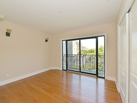 4th image of 185 York St APT 4C