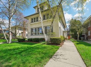 3050 N Summit Ave, Milwaukee, WI 53211