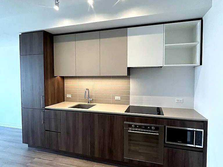 7890 Jane St #5207 — Photo 10