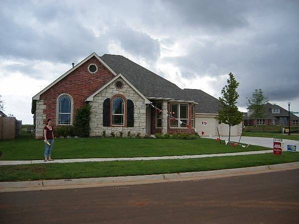 2nd image of 15513 Hickory Bend Ln