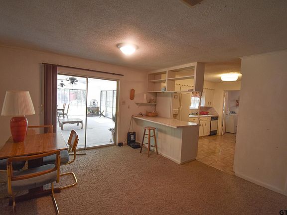 4th image of 209 N Linda Ln