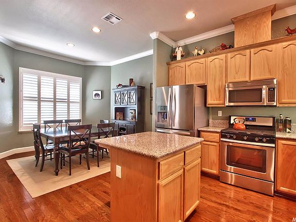 4th image of 431 Savannah Dr