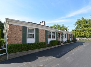 43 Washington Cir, Lake Forest, IL 60045