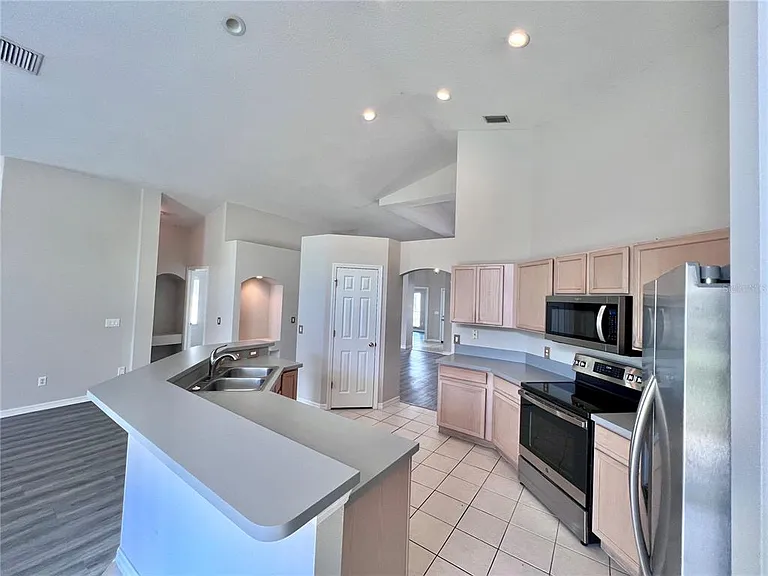 70 Wellesley Ln — Photo 13