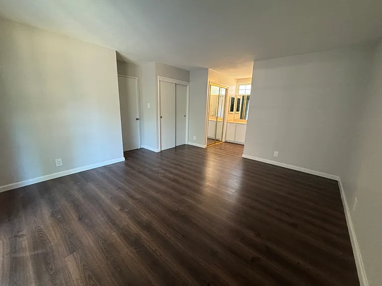 2135 Minto Dr — Photo 10