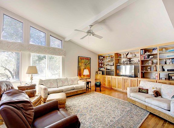 5th image of 1410 S Windward Dr