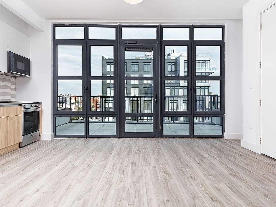 1st image of 584 4th Ave #812