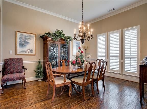 4th image of 7301 Meadow Glen Dr