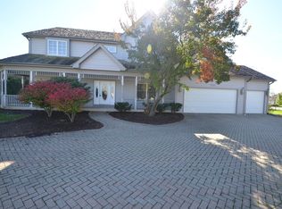 1526 Pine Lake Dr, Naperville, IL 60564