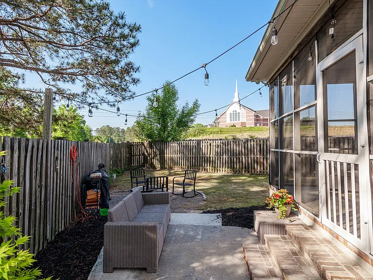 726 Bonnie Oaks Ln — Photo 37