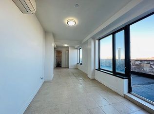 30-63 31st St PENTHOUSE 1, Astoria, NY 11102