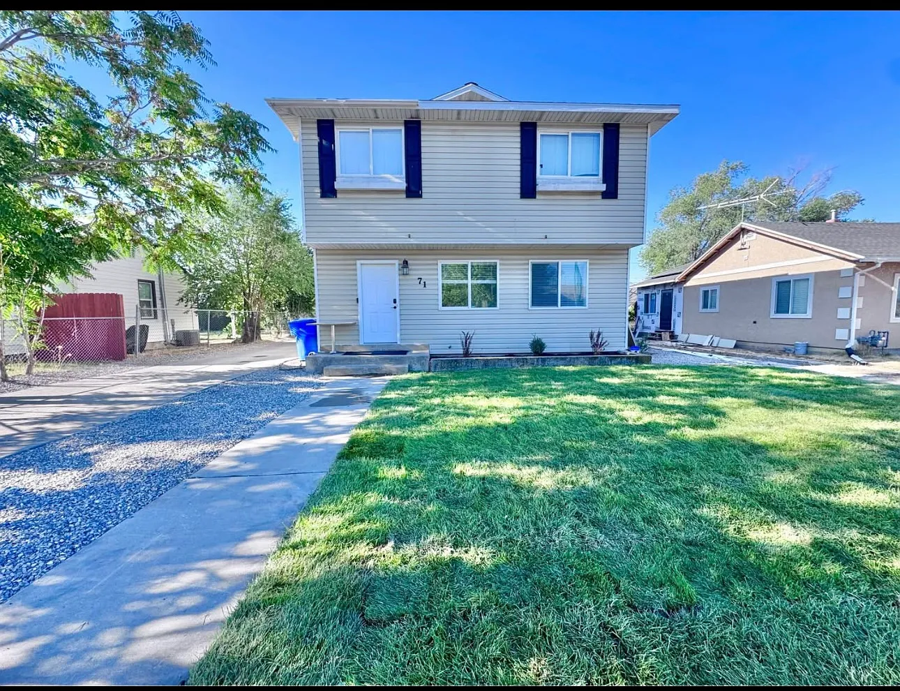 4 bed, 1400 sqft, $2,000 — Photo 1