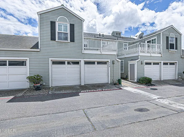 712 Pebble Beach Pl, Santa Maria, CA 93454
