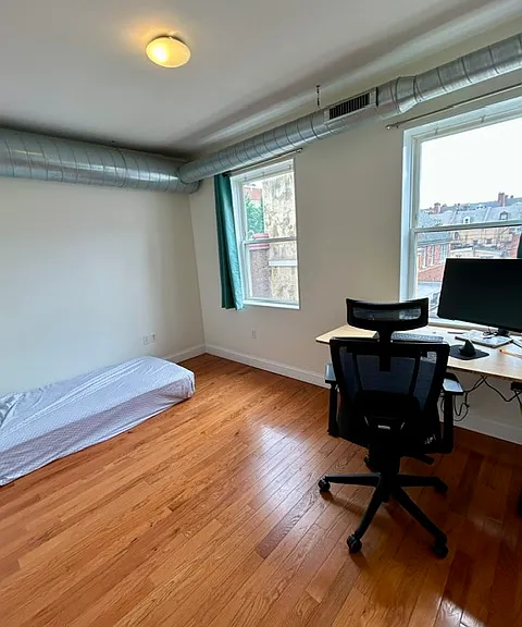 249 S 10th St #3R — Photo 12