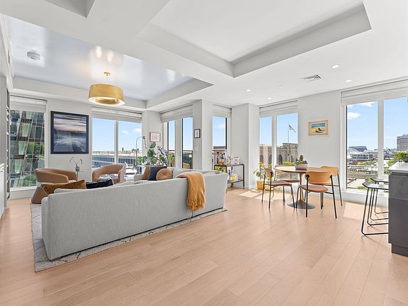 3rd image of 133 Seaport Blvd Unit 722