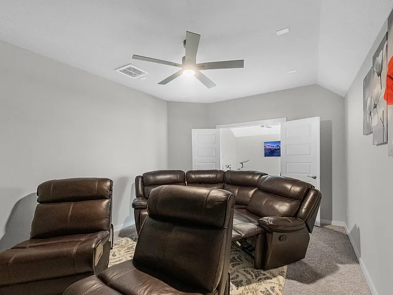 1569 Sunrise Gables Dr — Photo 23
