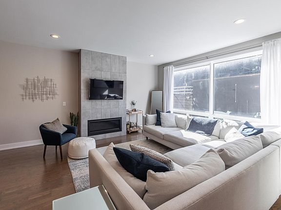 2nd image of 2508 N Greenview Ave #1S