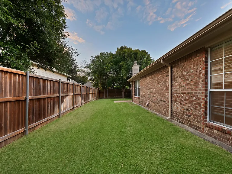 5708 McKinley Ln — Photo 34