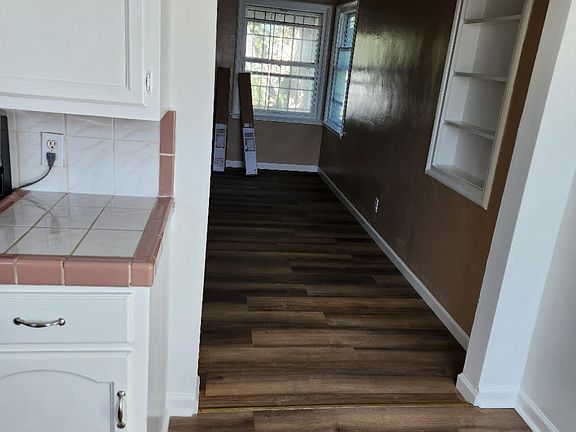 4th image of 10008 S Gramercy Pl #10008