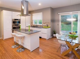 3 Jupiter Hills Ct, Skillman, NJ 08558