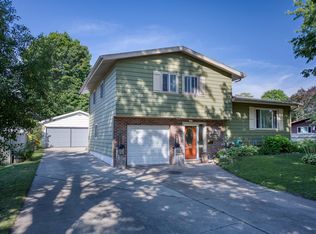 1617 Hazel St, Oshkosh, WI 54901