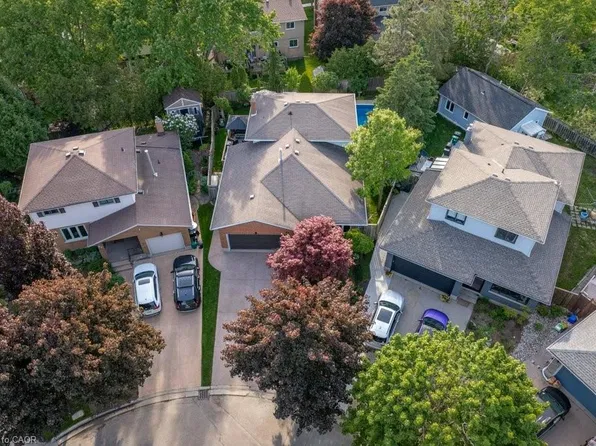 44 Windermere Ct, Kitchener, ON N2N 2W4