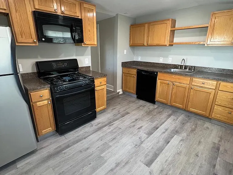 30 Spruce Ave #A — Photo 15