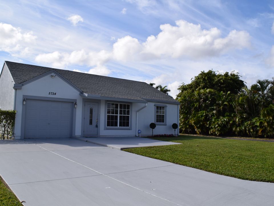 1st image of 5724 Pebble Brook Ln
