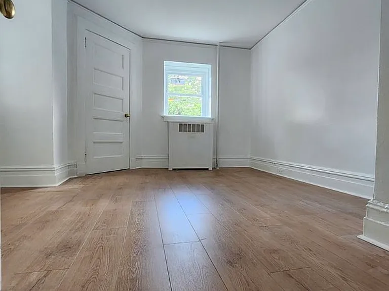2766 Edgehill Ave #2 — Photo 6