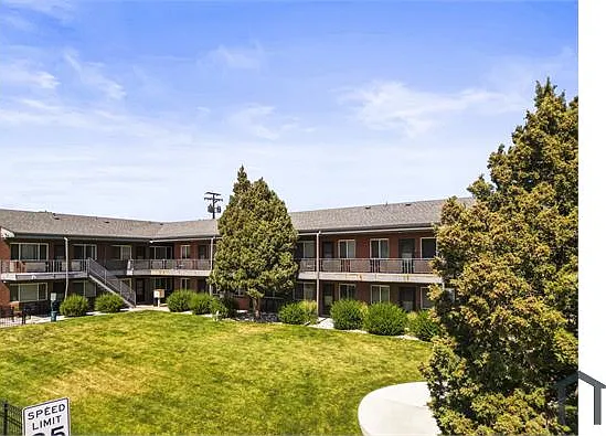 2 bed, $1,695 — Photo 4