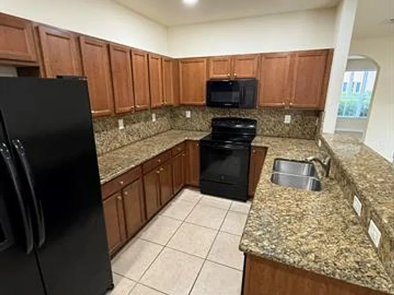 17093 SW 93rd St #Townhouse 17093 — Photo 7