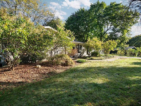 4th image of 3990 W Loch Alpine Dr