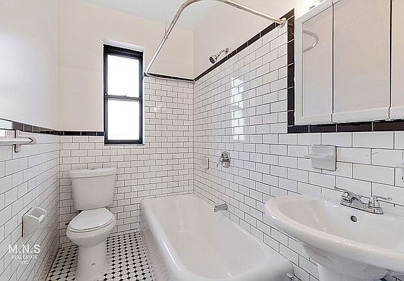 4th image of 9 Seaman Ave APT 2K