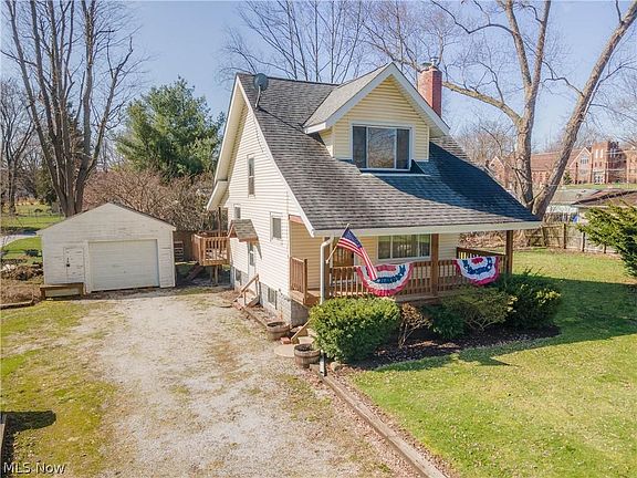 2nd image of 900 Halcyon Dr