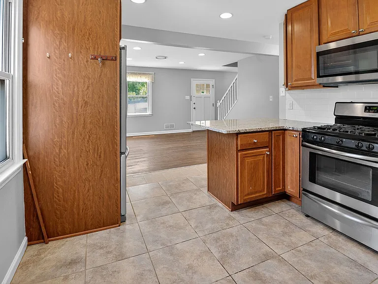 520 Hawthorne Rd #1 — Photo 6