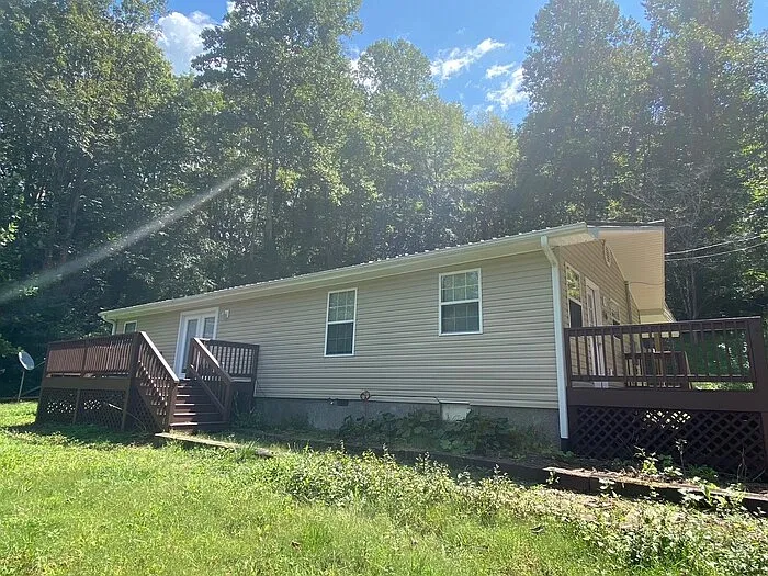 3 bed, 2.0 bath, 1274 sqft, $1,200 — Photo 3