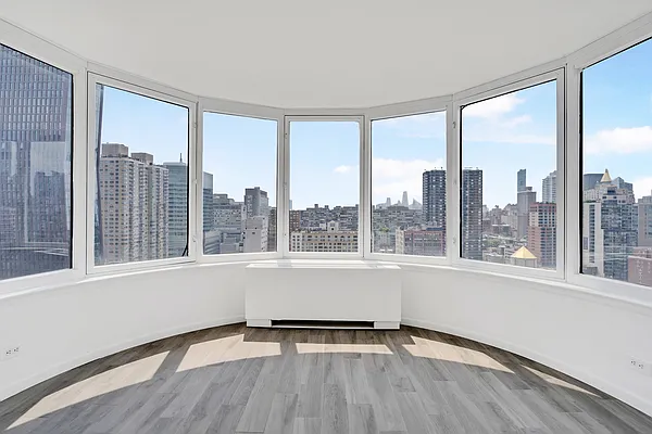 Rented by R New York | media 2
