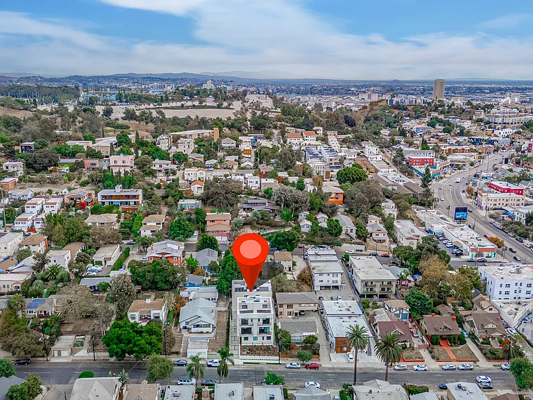 1342 Portia St — Photo 48