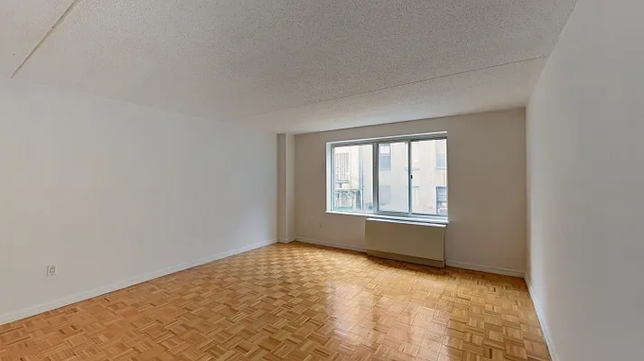 Rented by Lisa Management | media 9
