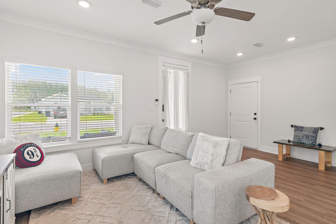 next background image