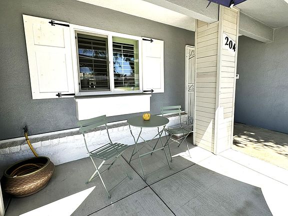 2nd image of 204 Bermuda St