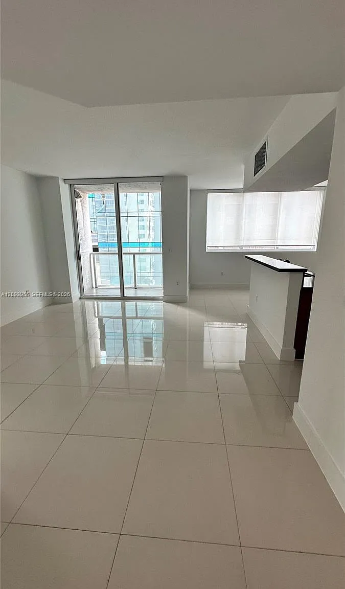 Vizcayne North Condo — Photo 1