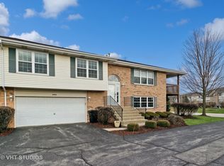 8442 Kirby Dr, Tinley Park, IL 60487