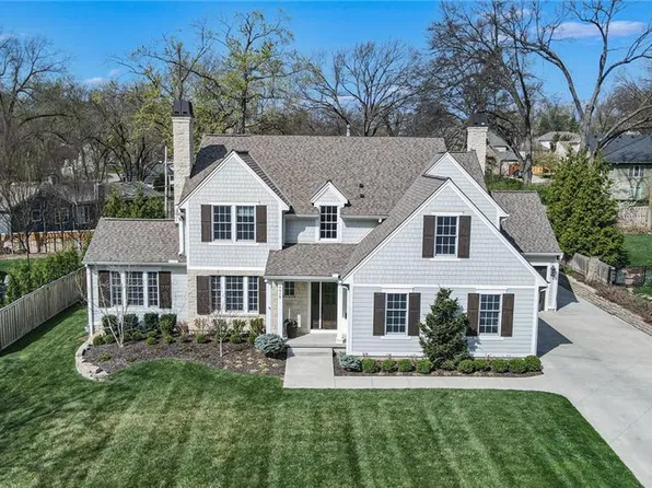 6018 Reinhardt Dr, Fairway, KS 66205