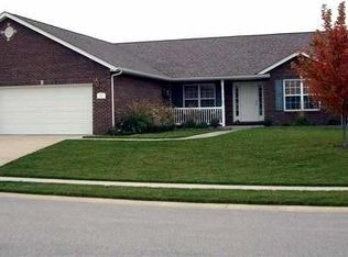 10929 Fallowfield Dr, Lebanon, IL 62254