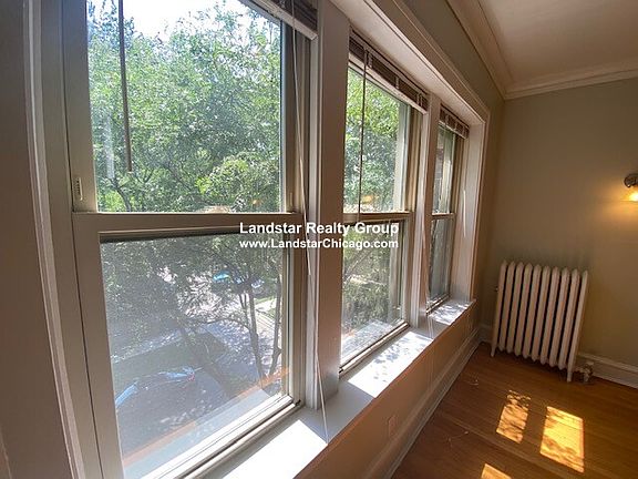 2nd image of 1542 W Albion Ave #3W
