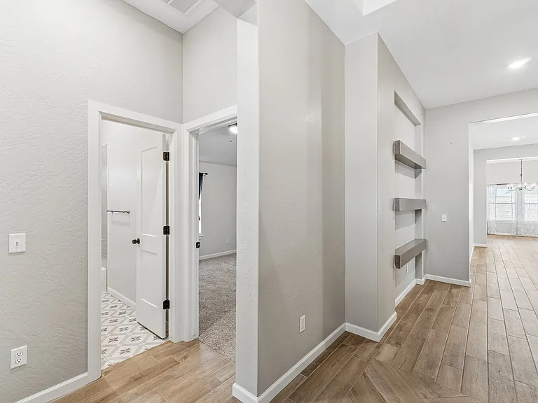 6509 NW 150th Ter — Photo 5
